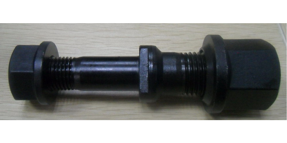 HINO 400 BOLT HUB RH                    